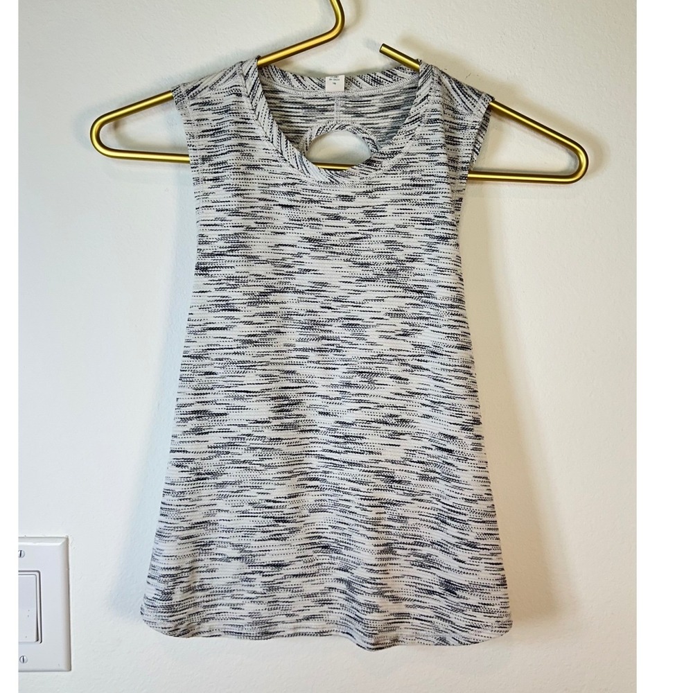 Lululemon Fast as Light Muscle Tank Crop Size 4 - Picture 4 of 13